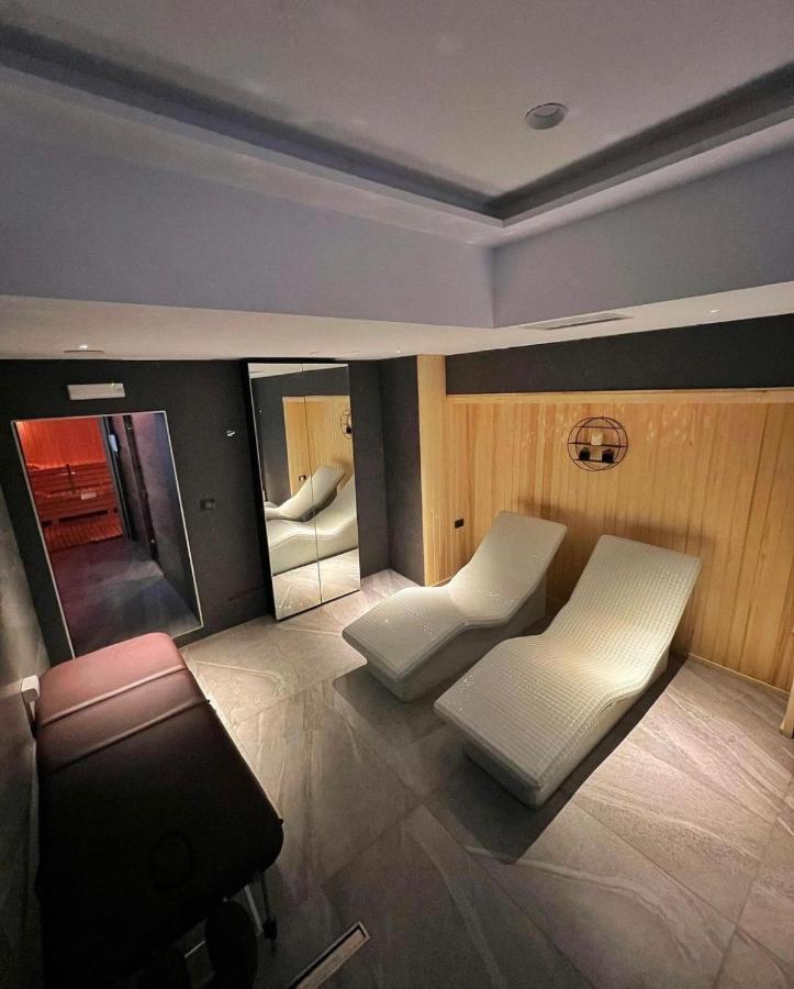 Mia'S Favorite Hotel Μαύροβο Εξωτερικό φωτογραφία
