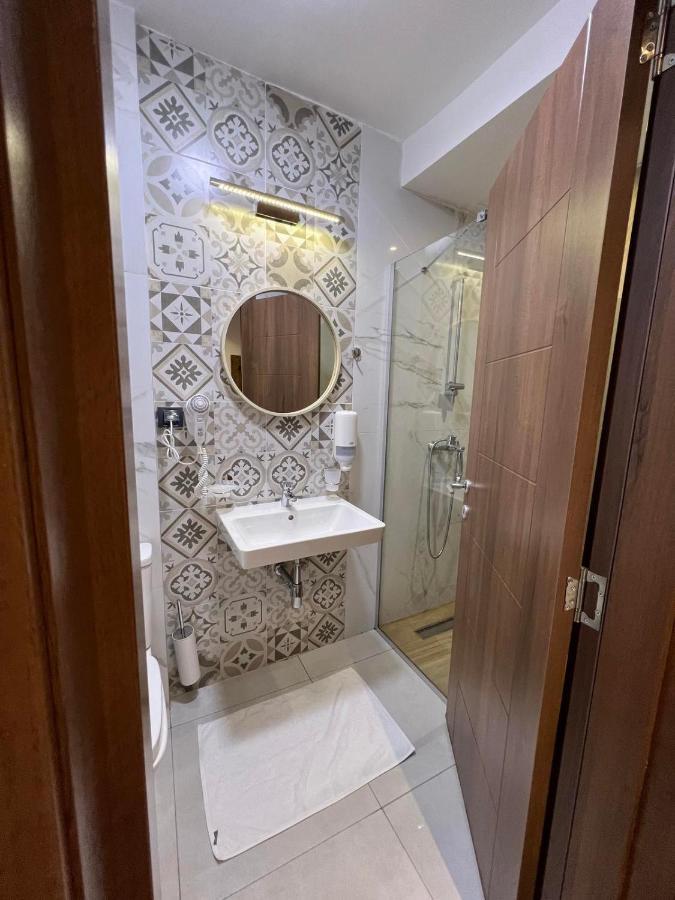 Mia'S Favorite Hotel Μαύροβο Εξωτερικό φωτογραφία